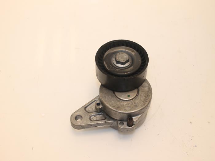 Usados Rodillo tensor correa múltiple Volkswagen Golf VII Variant (AUVV) 2.0 GTD 16V Precio € 36,30 IVA incluido ofrecido por Van Gils Automotive
