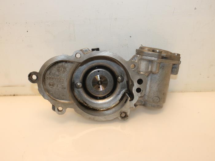 Gebrauchte Nockenwelle Sensor Volkswagen Golf VII Variant (AUVV) 2.0 GTD 16V Preis € 66,55 Mit Mehrwertsteuer angeboten von Van Gils Automotive