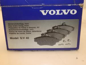 Usados Pastilla de freno delante Volvo S40 Precio € 33,00 Norma de margen ofrecido por Van Gils Automotive