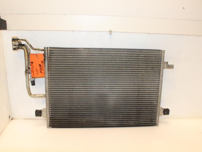 Begagnade AC-radiator Volkswagen Passat Variant (3B6) 1.8 Turbo 20V Pris € 80,00 Marginaltabell erbjuds av Van Gils Automotive