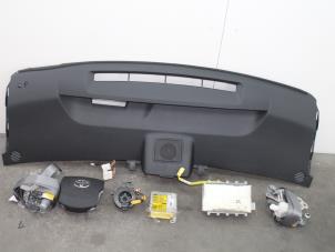 Usagé Kit + module airbag Toyota Prius (NHW20) 1.5 16V Prix € 399,99 Règlement à la marge proposé par Van Gils Automotive