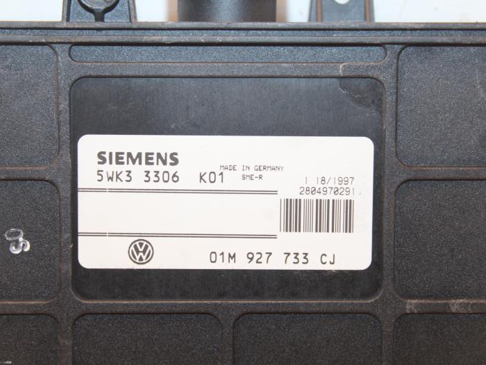 Ordenador de caja automática de un Audi A3 (8L1) 1.8 20V 1997