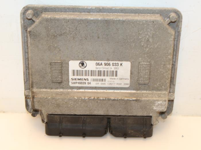 Used Engine management computer Skoda Octavia (1U2) 1.6 Price € 150,00 Margin scheme offered by Van Gils Automotive