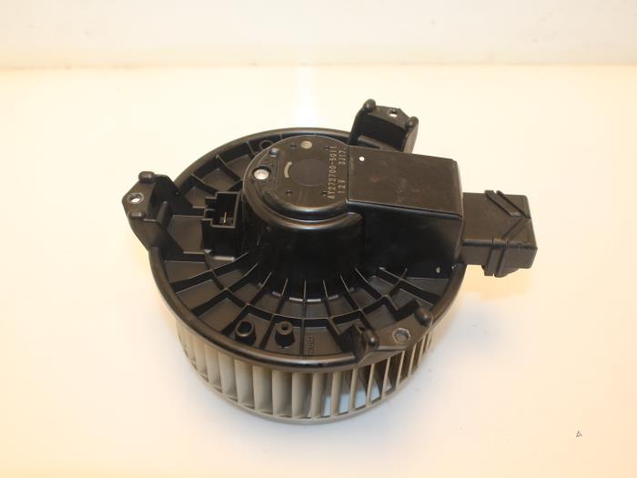 Heating and ventilation fan motor from a Dodge Caliber 2.0 16V 2007