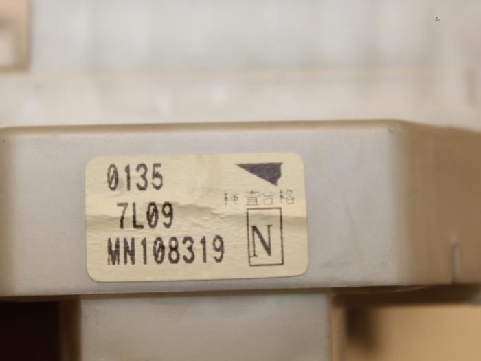 Ms810893 Fuse box Mitsubishi Colt 1.3 16V - MN108319N