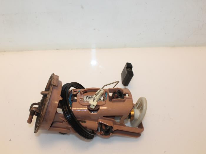 Gebrauchte Förderpumpe BMW 3 serie (E46/4) 320d 16V Preis € 65,00 Margenregelung angeboten von Van Gils Automotive