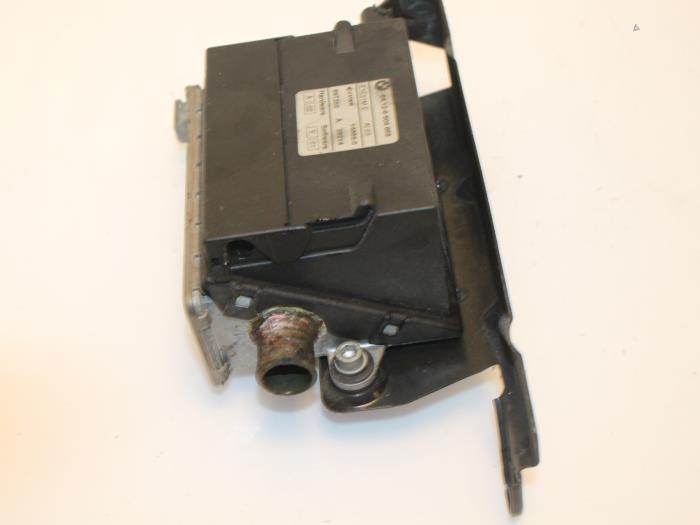 Liquide de refroidissement module chauffage d'un BMW 3 serie (E46/4) 320d 16V 2000