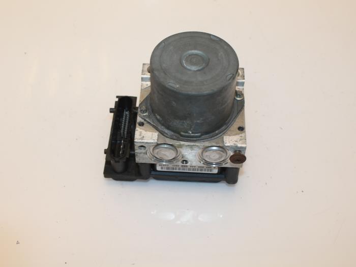 ABS pump from a Renault Megane II (BM/CM) 1.9 dCi 120 2005