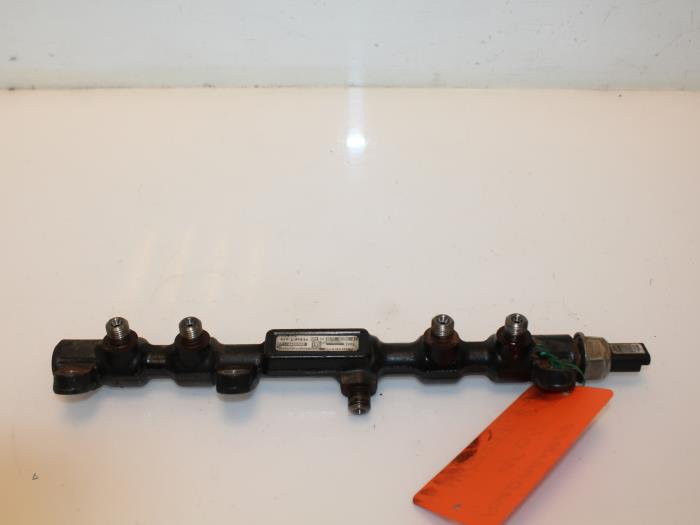 Usagé Système d'injection Ford Mondeo III Wagon 2.0 TDCi 130 16V Prix € 50,00 Règlement à la marge proposé par Van Gils Automotive
