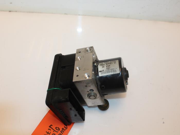 Gebrauchte ABS Pumpe Mitsubishi Grandis (NA) 2.0 DI-D 16V Preis € 75,00 Margenregelung angeboten von Van Gils Automotive