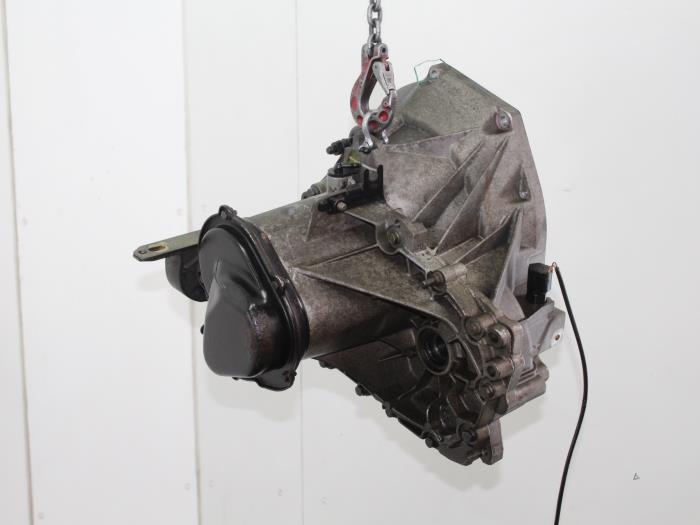 Usagé Boîte de vitesse Ford Ka I 1.3i Prix € 199,99 Règlement à la marge proposé par Van Gils Automotive