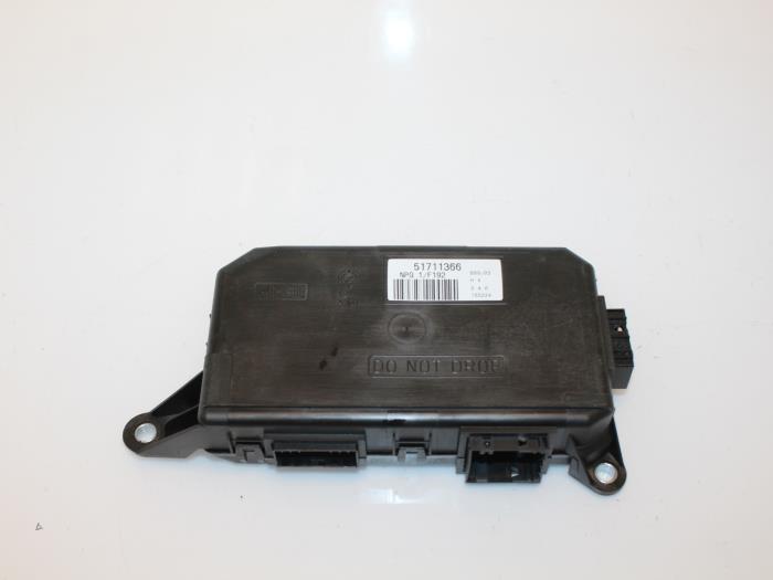 Używane Modul (rózne) Fiat Stilo (192A/B) 1.6 16V 3-Drs. Cena € 50,00 Procedura marży oferowane przez Van Gils Automotive