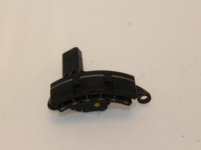 Begagnade Styrvinkelsensor Mercedes S (W220) 5.8 S-600L V12 36V Pris € 35,00 Marginaltabell erbjuds av Van Gils Automotive