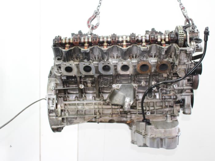 Motor de un Mercedes-Benz S (W220) 5.8 S-600L V12 36V 2000