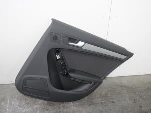 Używane Tapicerka drzwi prawych tylnych wersja 4-drzwiowa Audi A4 (B8) 2.0 TDI 16V Cena € 66,55 Z VAT oferowane przez Van Gils Automotive