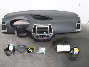 Used Airbag set + module Hyundai i20 1.2i 16V Price € 600,00 Margin scheme offered by Van Gils Automotive