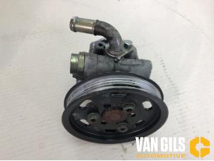 Used Power steering pump Volkswagen Passat (3B3) 1.9 TDI 130 Price € 60,00 Margin scheme offered by Van Gils Automotive