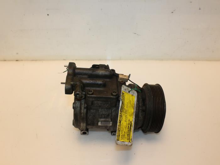 Usagé Compresseur de clim Jaguar XJ8 (X308) 4.0 V8 32V Prix € 75,00 Règlement à la marge proposé par Van Gils Automotive
