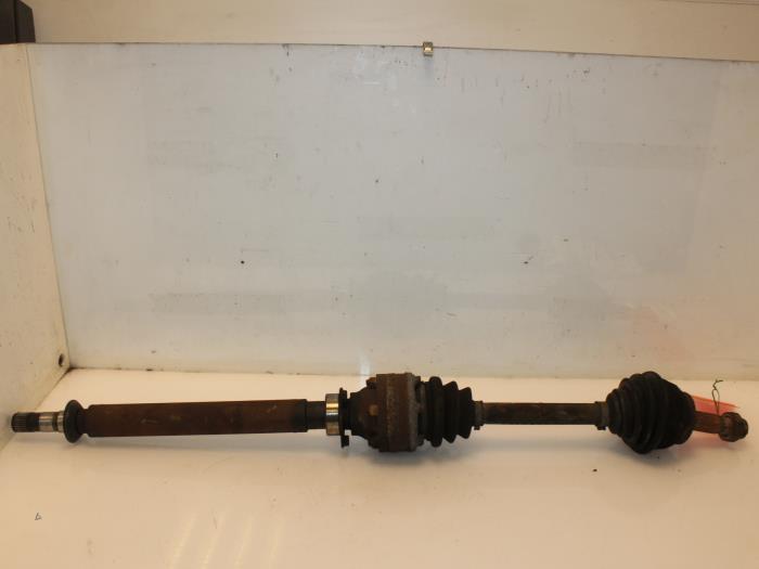 Gebrauchte Antriebswelle rechts vorne Alfa Romeo 147 (937) 1.6 HP Twin Spark 16V Preis € 35,00 Margenregelung angeboten von Van Gils Automotive
