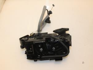 Gebrauchte Türschlossmechanik 4-türig rechts hinten Volkswagen Tiguan (AD1) 2.0 TDI 16V BlueMotion Techn.SCR 4Motion Preis € 52,03 Mit Mehrwertsteuer angeboten von Van Gils Automotive