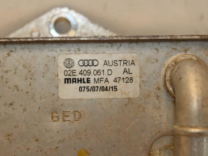 Ölkühler van een Volkswagen Touran (5T1) 2.0 TDI 190 2015