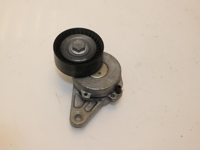 Usados Tensor correa múltiple Volkswagen Touran (5T1) 2.0 TDI 190 Precio € 36,30 IVA incluido ofrecido por Van Gils Automotive