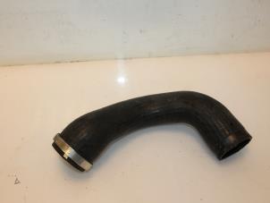 Intercooler Schlauch van een Volkswagen Sharan (7N) 2.0 TDI 16V 2013