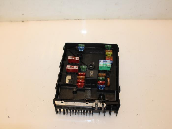 Fuse box Volkswagen Caddy IV 2.0 TDI 102 1K0937125D TYCO