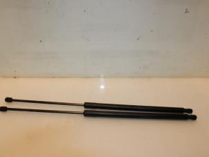 Used Set of tailgate gas struts Volkswagen Caddy IV 2.0 TDI 102 Price € 36,30 Inclusive VAT offered by Van Gils Automotive