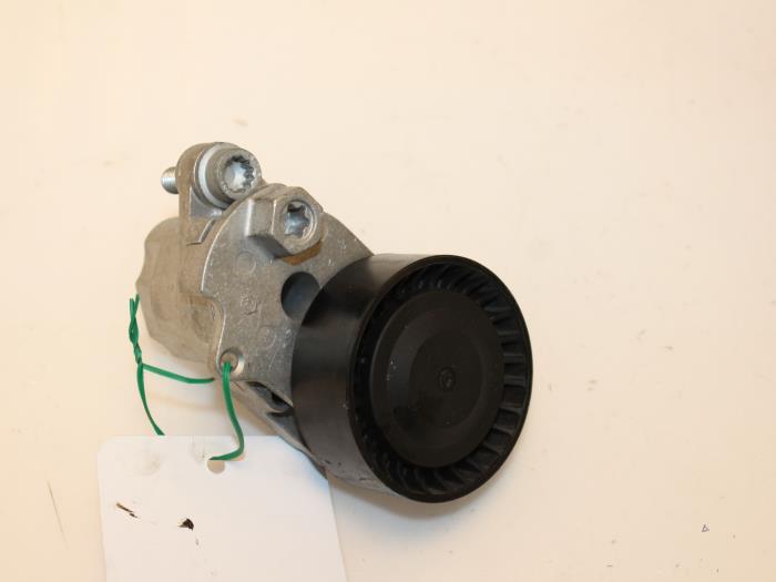 Usados Tensor correa múltiple Volkswagen Polo V (6R) 1.2 TSI 16V Precio € 36,30 IVA incluido ofrecido por Van Gils Automotive