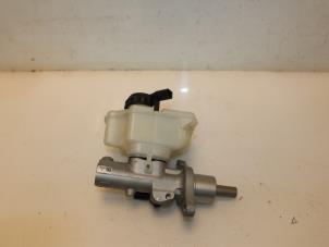 Used Master cylinder Volkswagen Caddy IV 2.0 TDI 122 Price € 44,77 Inclusive VAT offered by Van Gils Automotive