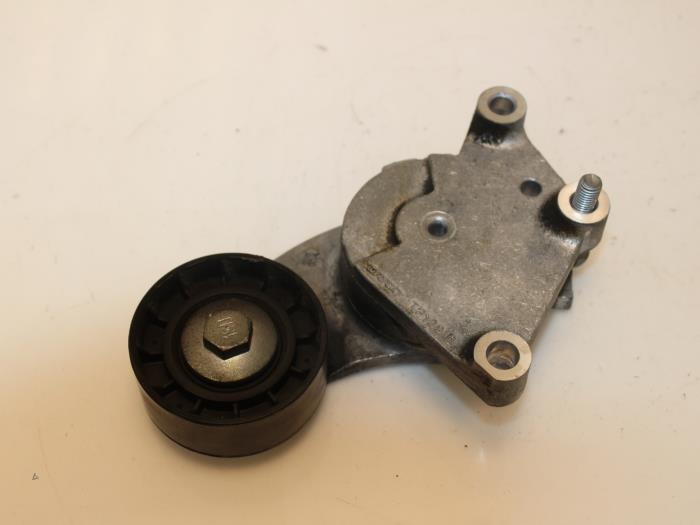 Usados Tensor correa múltiple Volvo V60 I (FW/GW) 1.6 DRIVe Precio € 81,00 Norma de margen ofrecido por Van Gils Automotive