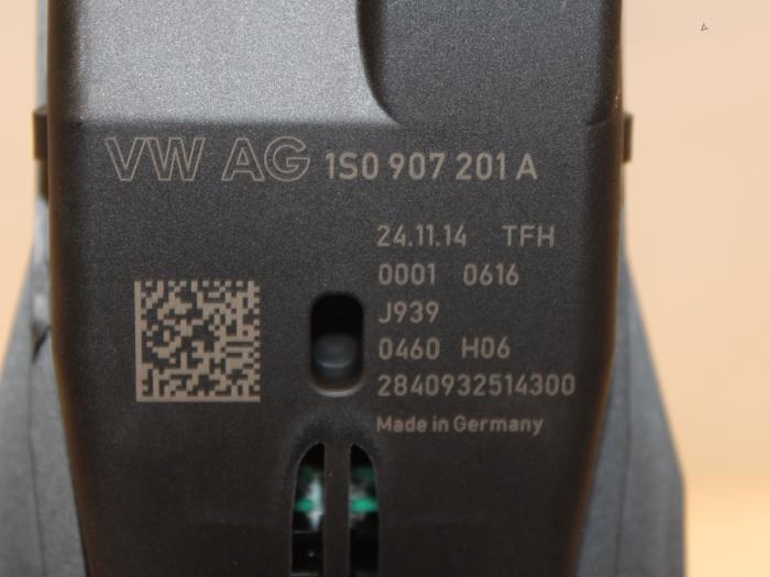 Brake assist sensor from a Volkswagen Up! (121) 1.0 12V 60 2015