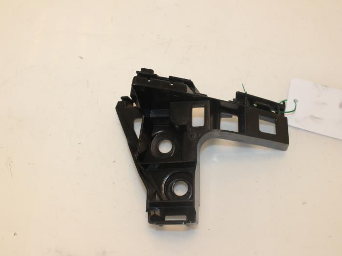 Usados Soporte de parachoques derecha detrás Volkswagen Golf VII (AUA) 1.4 GTE 16V Precio € 36,30 IVA incluido ofrecido por Van Gils Automotive