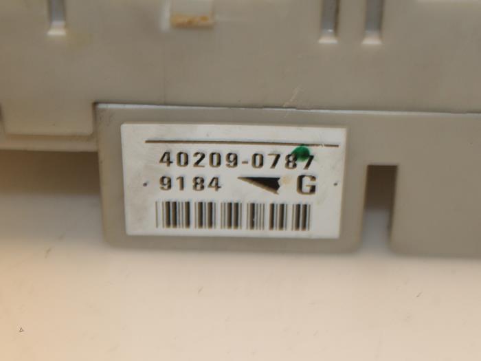 Fuse box from a Mitsubishi Grandis (NA) 2.4 16V MIVEC 2004