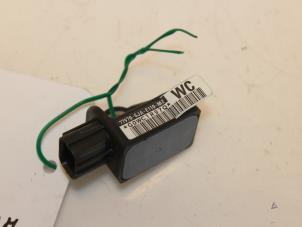 Begagnade Airbagsensor Honda Insight (ZE2) 1.3 16V VTEC Pris € 30,00 Marginaltabell erbjuds av Van Gils Automotive