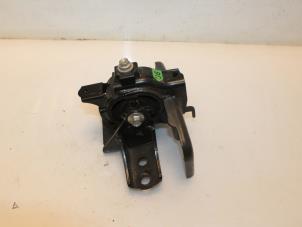 Used Gearbox mount Lexus CT 200h 1.8 16V Price € 45,98 Inclusive VAT offered by Van Gils Automotive