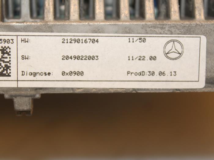 Pantalla de navegación de un Mercedes-Benz E (W212) E-300 V6 24V BlueEFFICIENCY 4-Matic 2013