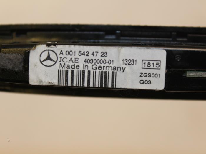 PDC Tafel van een Mercedes-Benz E (W212) E-300 V6 24V BlueEFFICIENCY 4-Matic 2013