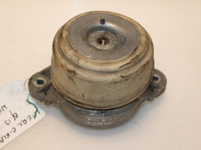 Used Engine mount Mercedes E (W212) E-300 V6 24V BlueEFFICIENCY 4-Matic Price € 43,00 Margin scheme offered by Van Gils Automotive