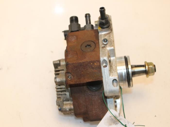 Begagnade Dieselpump Kia Sorento I (JC) 2.5 CRDi 16V Pris € 150,00 Marginaltabell erbjuds av Van Gils Automotive
