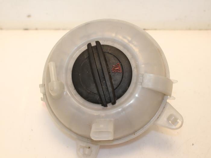 Expansion vessel from a Volkswagen Touran (5T1) 2.0 TDI 190 2017