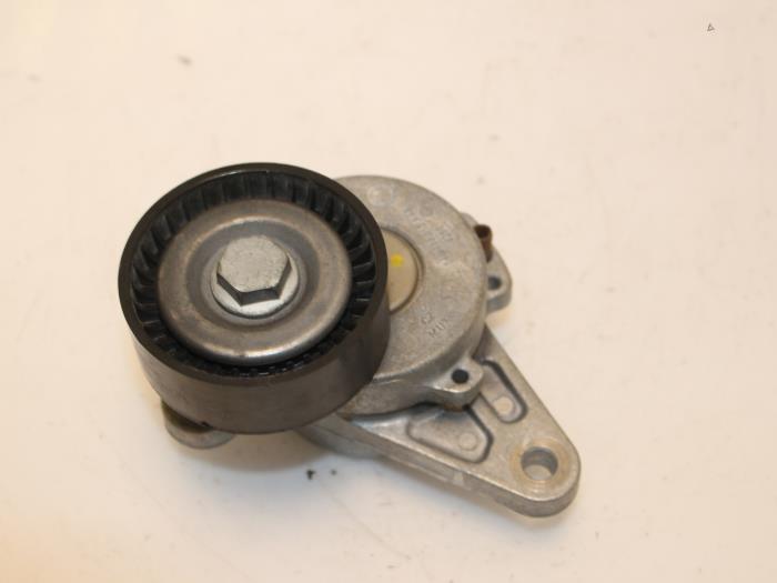 Usados Tensor correa múltiple Volkswagen Touran (5T1) 2.0 TDI 190 Precio € 36,30 IVA incluido ofrecido por Van Gils Automotive