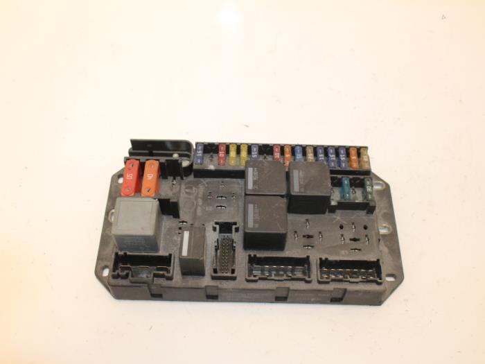 Fuse box from a Land Rover Range Rover III (LM) 4.2 V8 32V Supercharged 2008