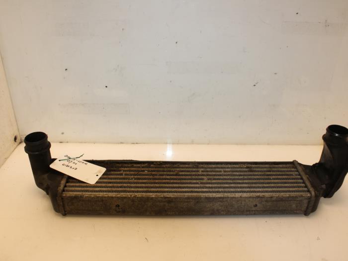 Usados Intercooler BMW 3 serie (E46/4) 320d 16V Precio € 60,00 Norma de margen ofrecido por Van Gils Automotive