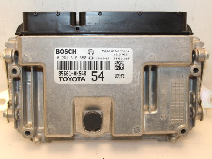Cerradura de contacto y ordenador de un Toyota Aygo (B40) 1.0 12V VVT-i 2017