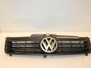 Usagé Calandre Volkswagen Polo IV (9N1/2/3) 1.9 SDI Prix € 40,00 Règlement à la marge proposé par Van Gils Automotive