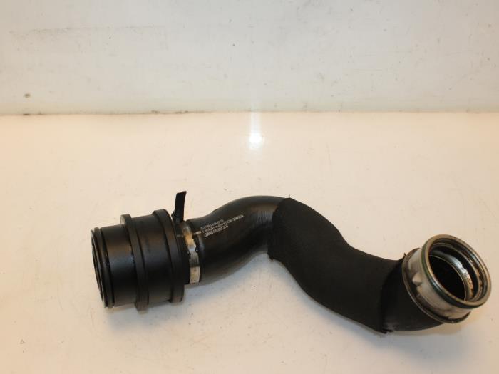 Gebrauchte Intercooler Schlauch Mercedes A (W169) 2.0 A-180 CDI 16V 5-Drs. Preis € 43,00 Margenregelung angeboten von Van Gils Automotive