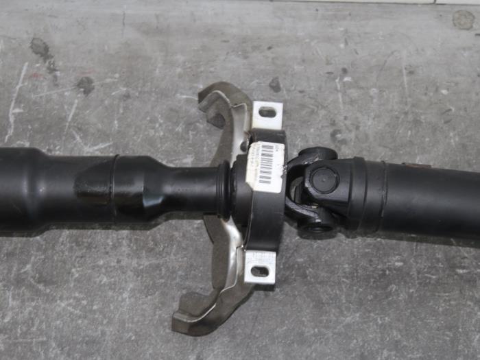 Intermediate shaft from a BMW 5 serie Touring (F11) 520d xDrive 16V 2015
