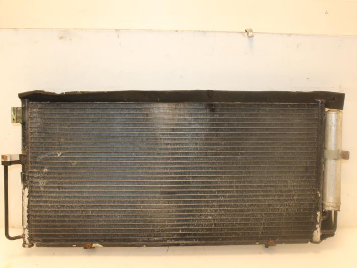 Usagé Radiateur clim Subaru Impreza II (GD) 2.0 Turbo 16V WRX Prix € 35,00 Règlement à la marge proposé par Van Gils Automotive